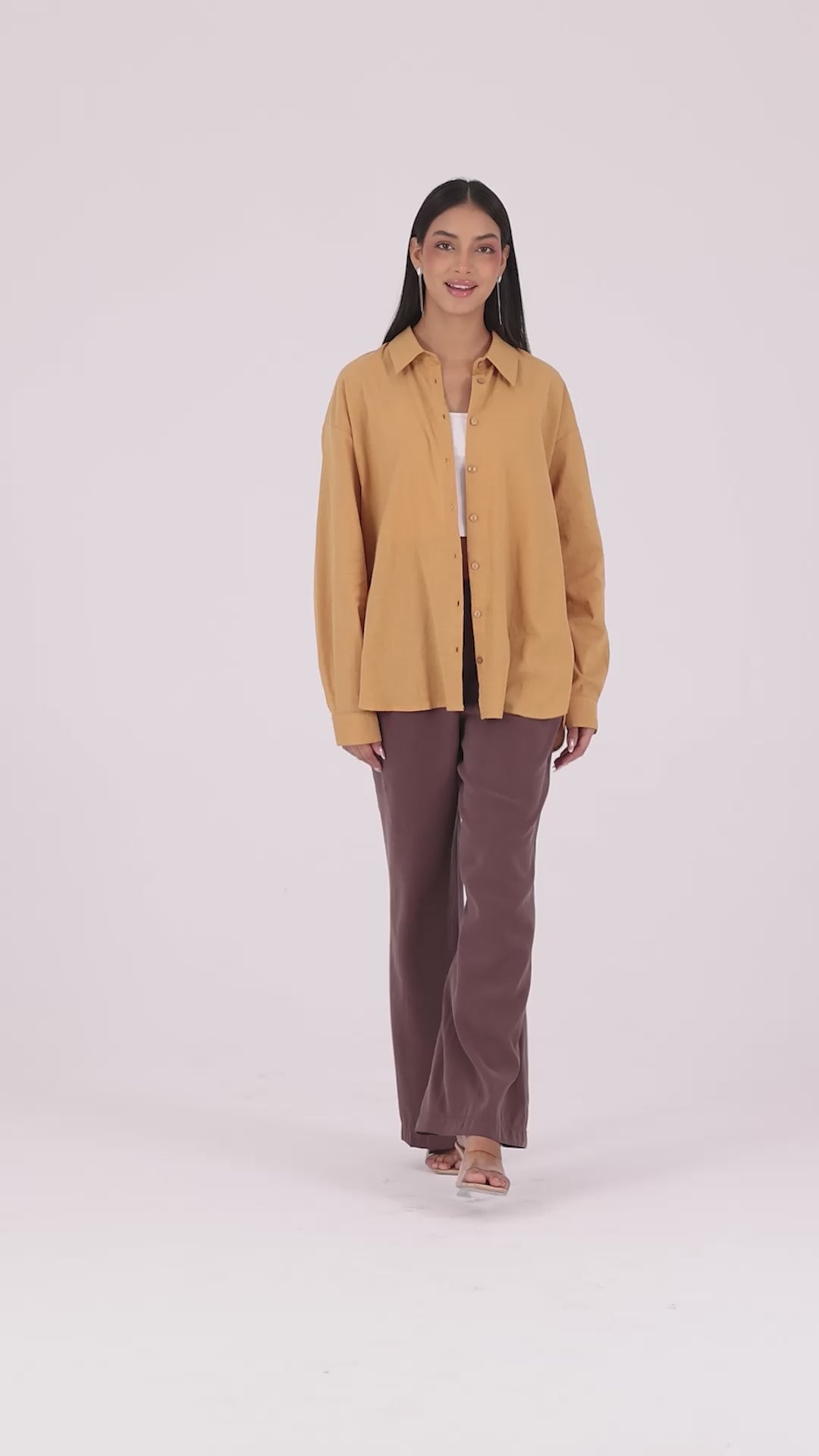Arka Körük Detaylı Robalı Oversize Keten Gömlek – Camel