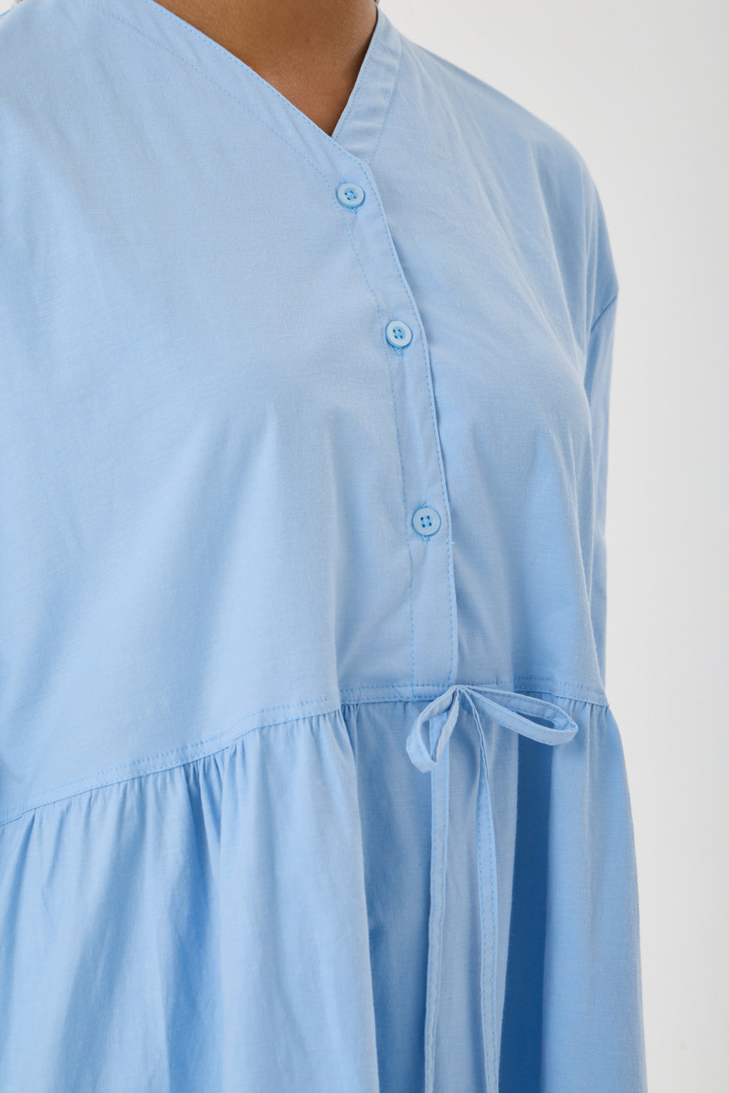Beli Büzgü Detaylı Oversize Gömlek – Buz Mavisi