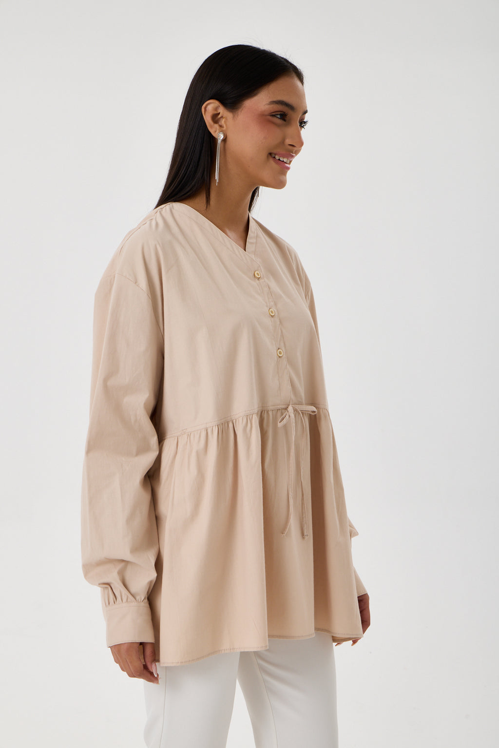 Beli Büzgü Detaylı Oversize Gömlek – Açık Bej