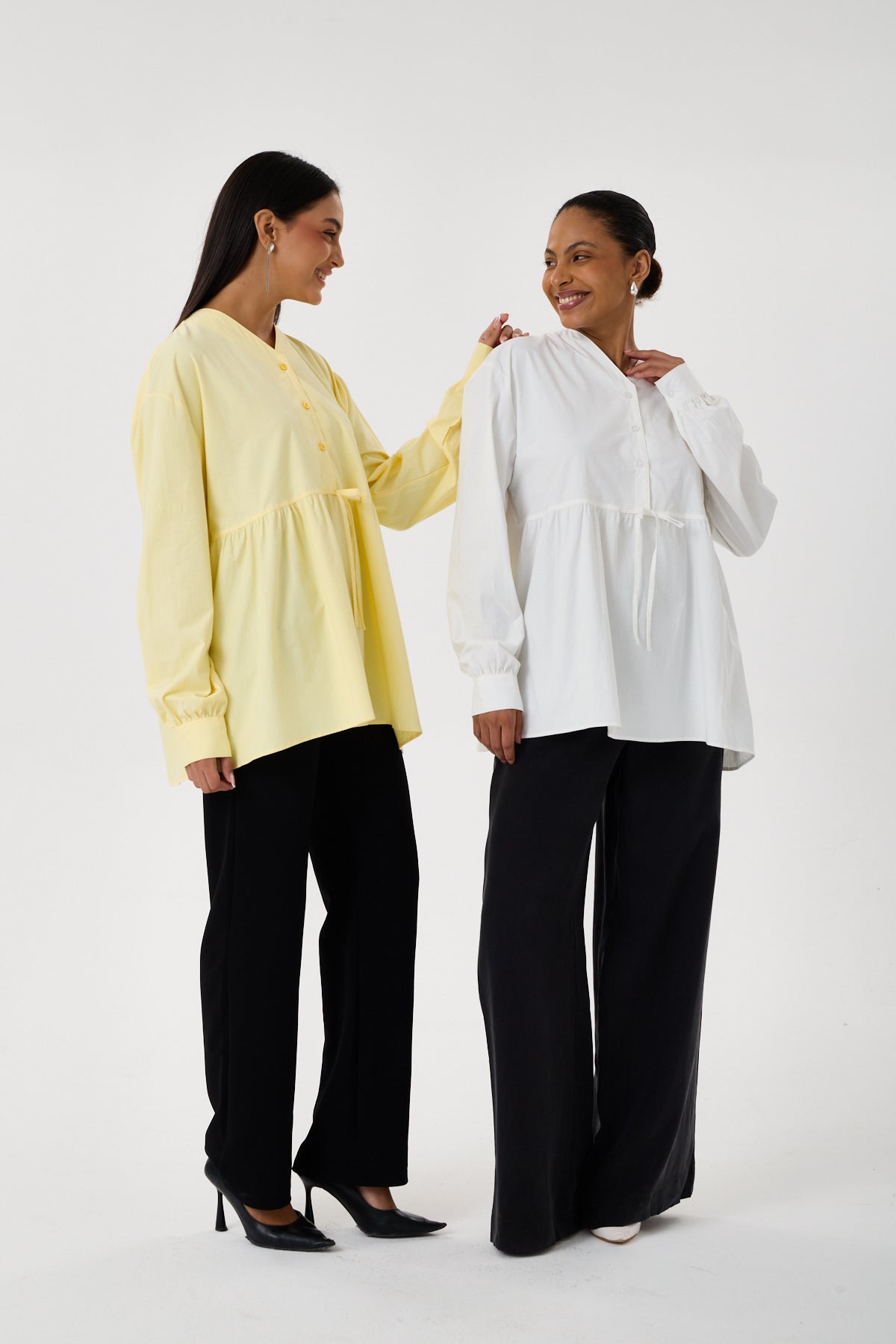 Beli Büzgü Detaylı Oversize Gömlek – Beyaz