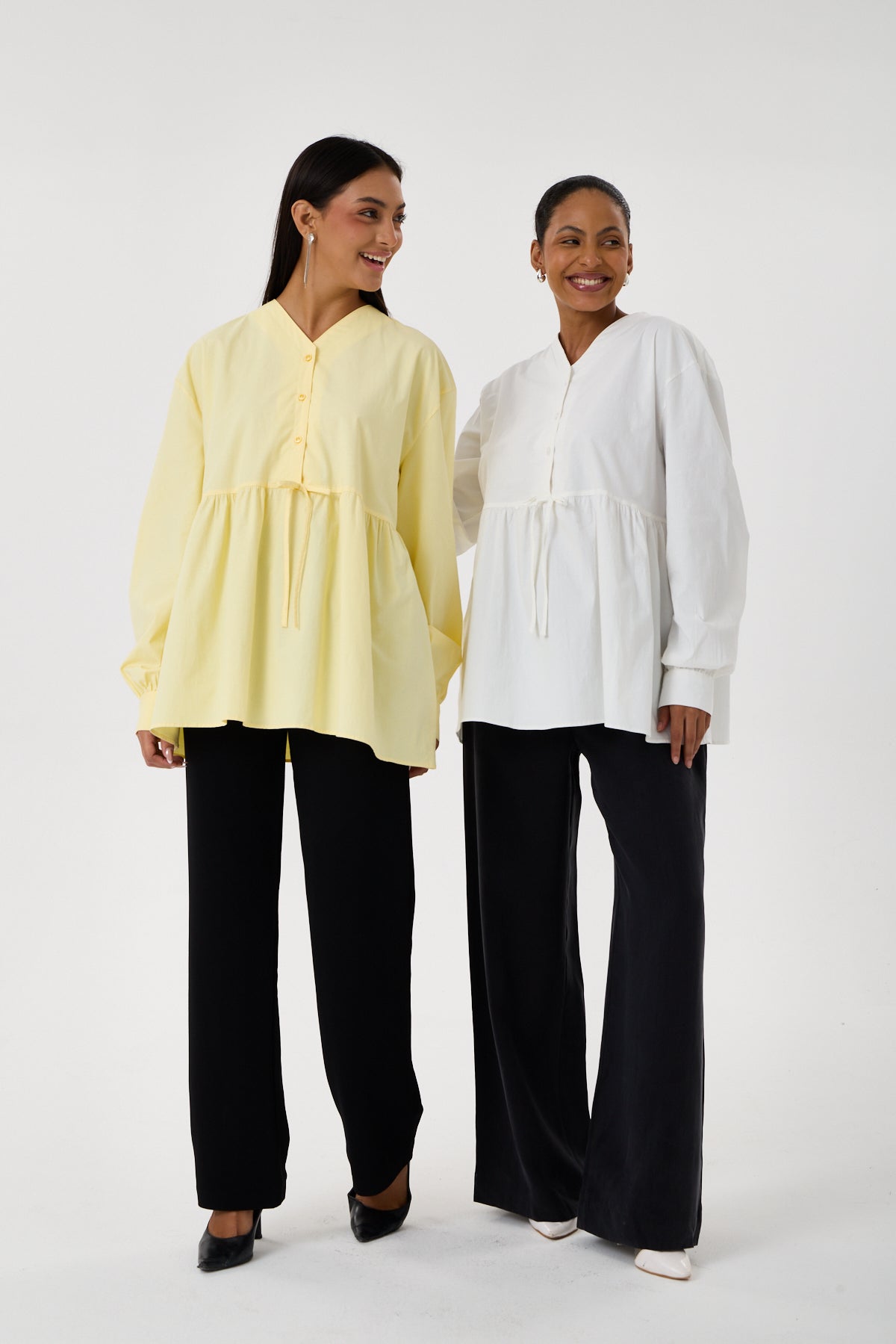 Beli Büzgü Detaylı Oversize Gömlek – Beyaz