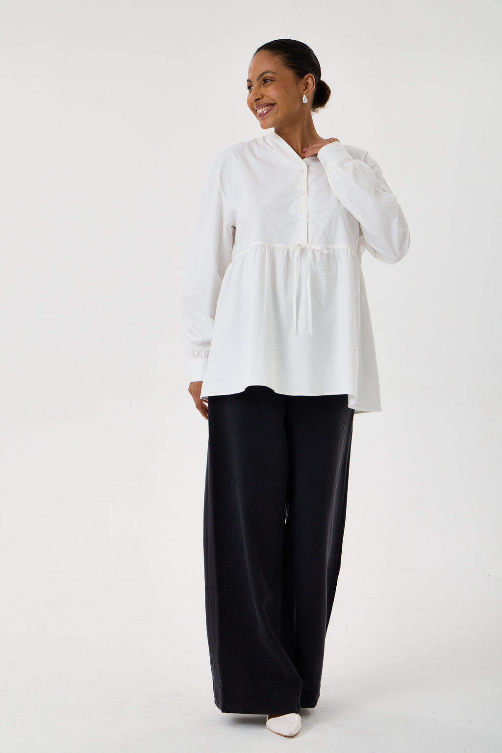 Beli Büzgü Detaylı Oversize Gömlek – Beyaz