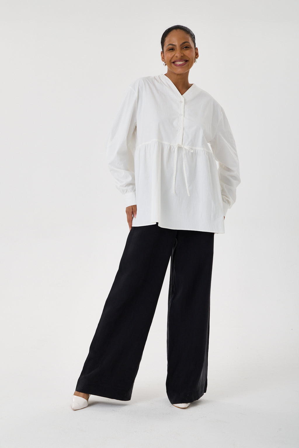 Beli Büzgü Detaylı Oversize Gömlek – Beyaz