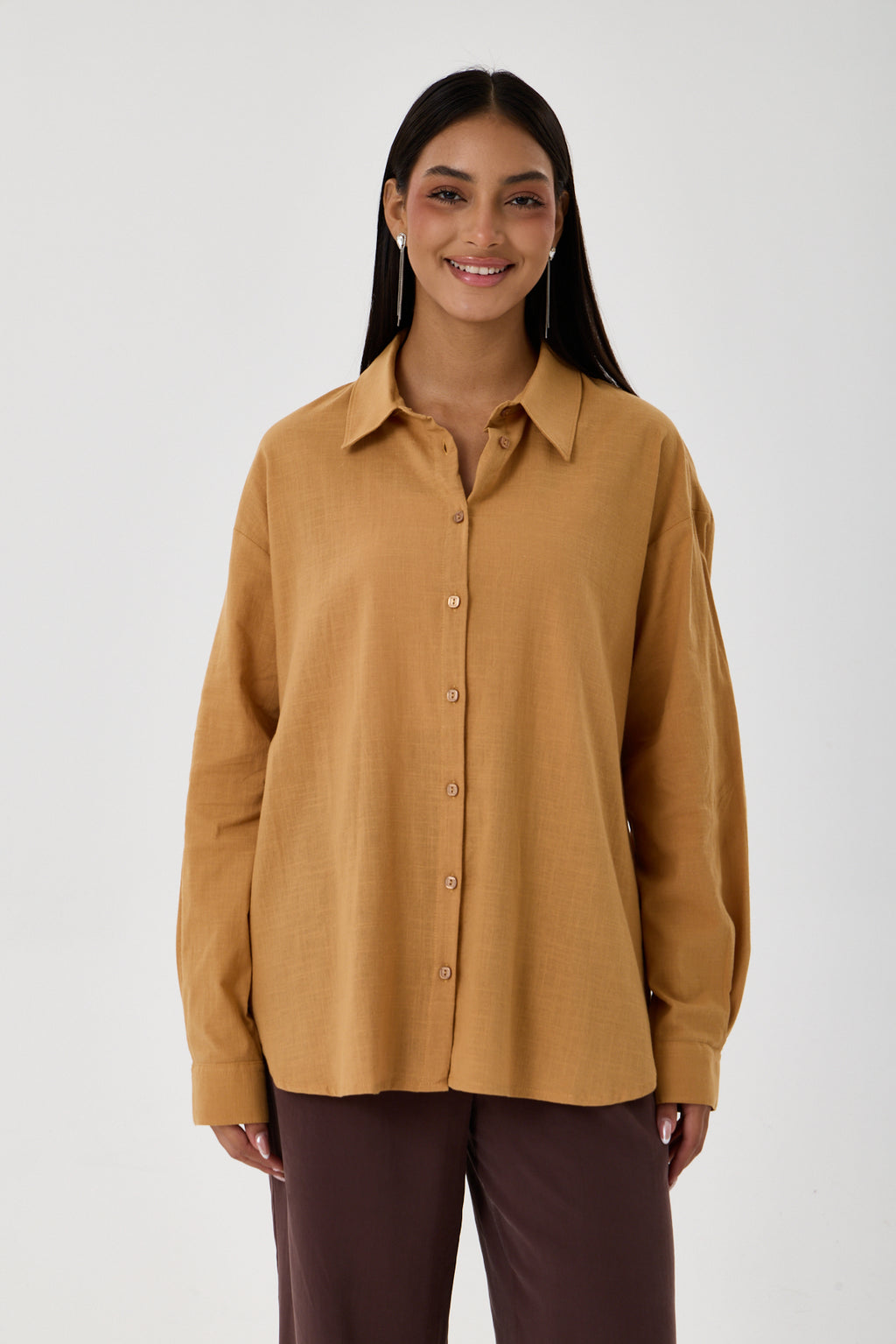 Arka Körük Detaylı Robalı Oversize Keten Gömlek – Camel