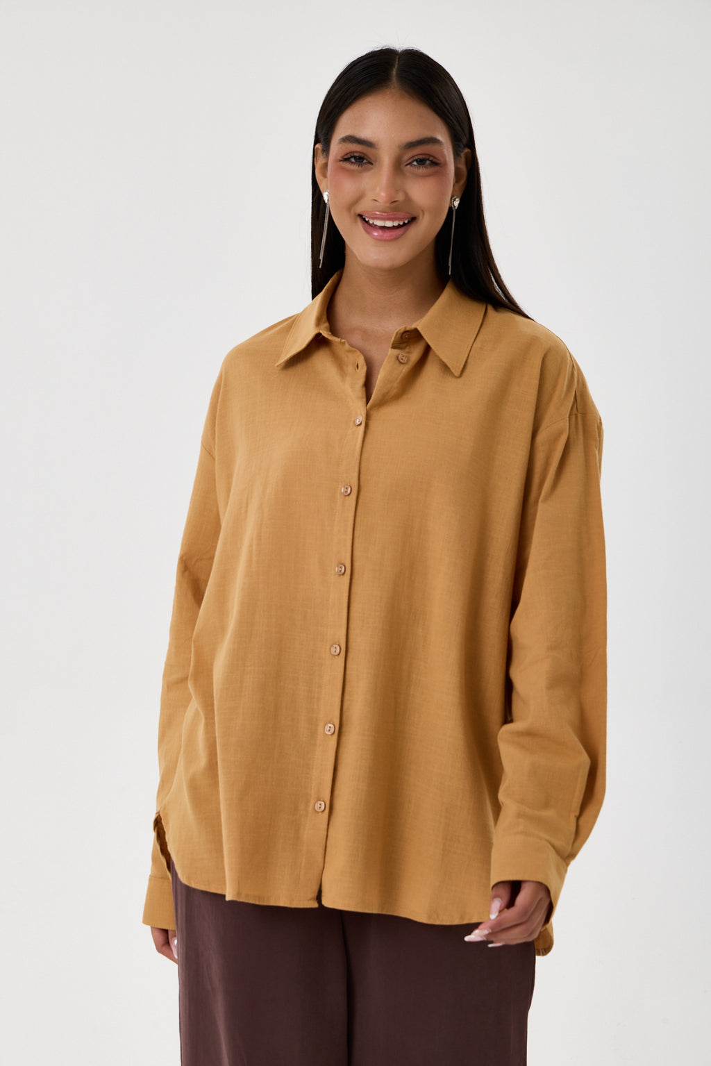 Arka Körük Detaylı Robalı Oversize Keten Gömlek – Camel