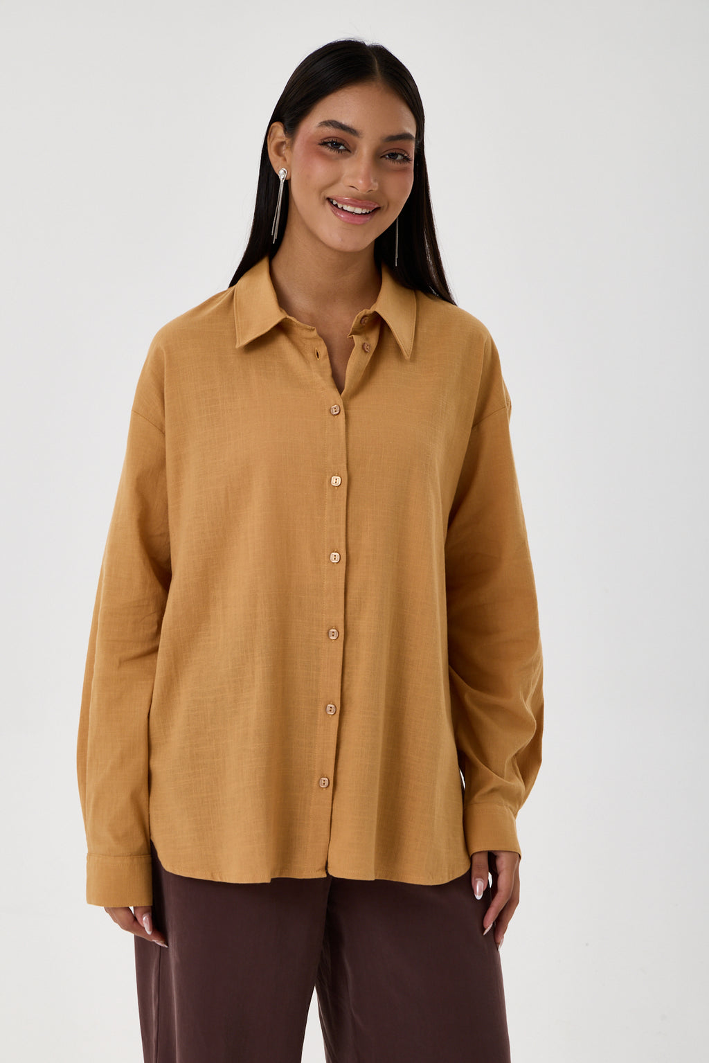 Arka Körük Detaylı Robalı Oversize Keten Gömlek – Camel
