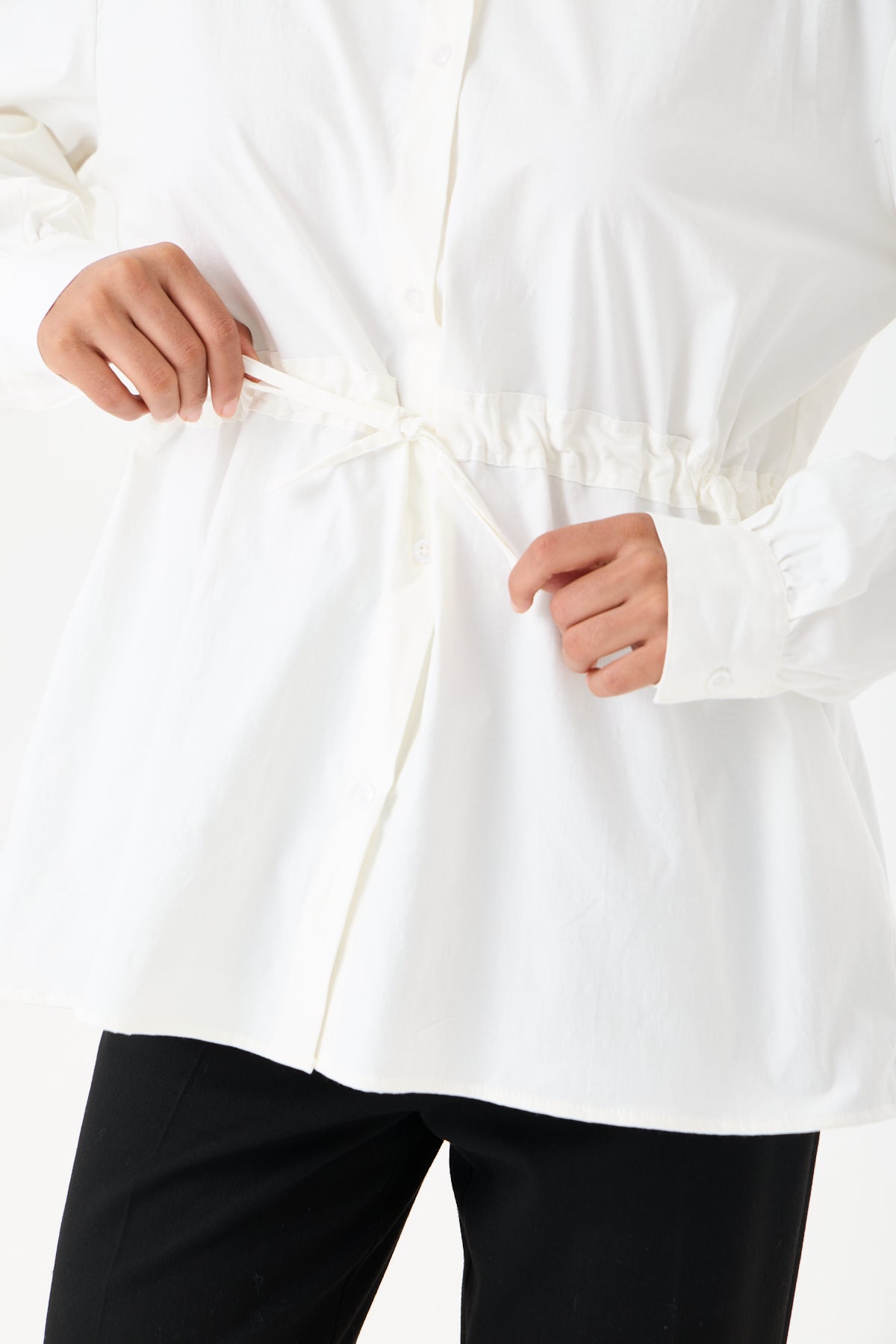 Beli Ayarlanabilir Büzgü Kemerli Kimono Gömlek – Beyaz