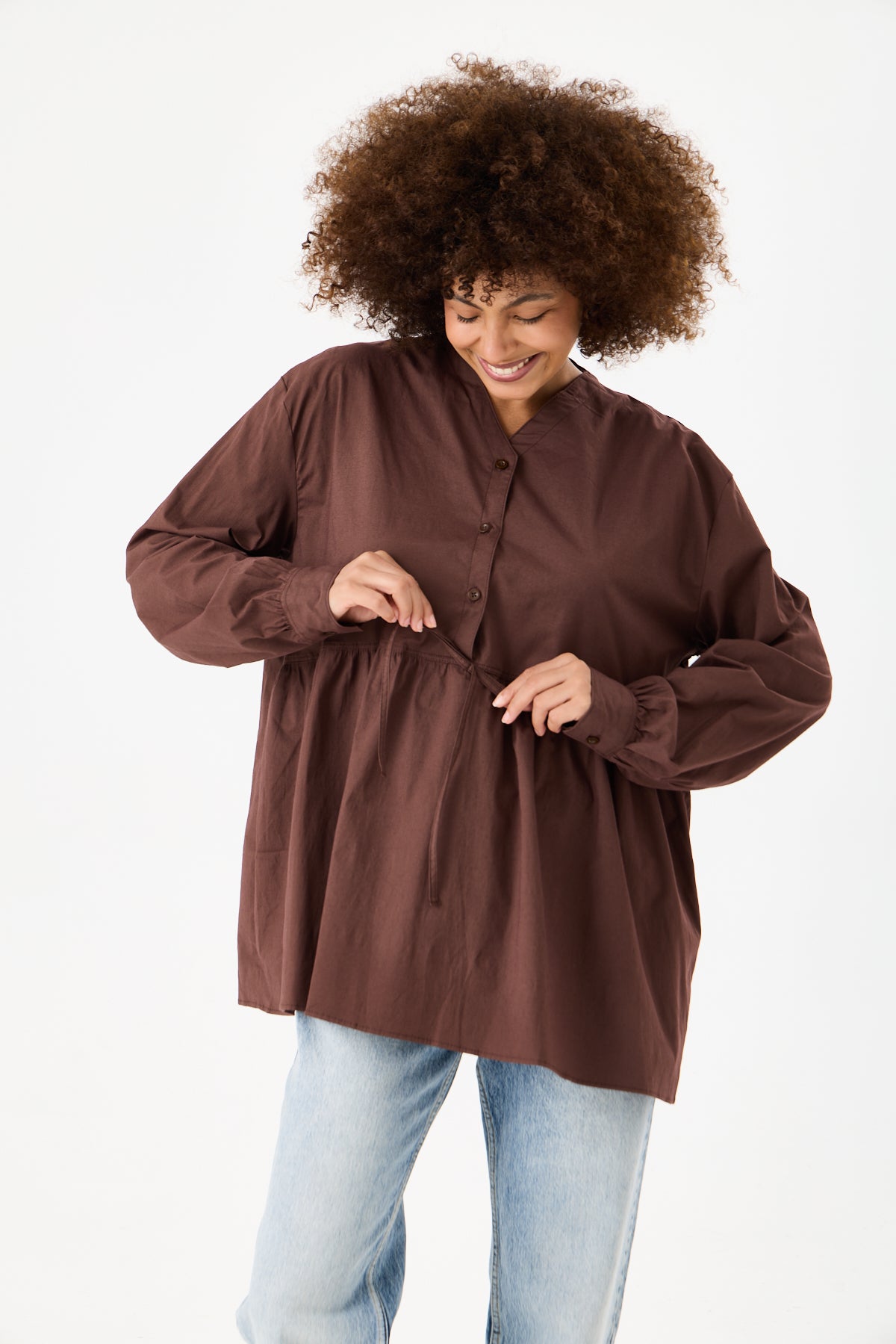 Beli Büzgü Detaylı Oversize Gömlek – Kahve