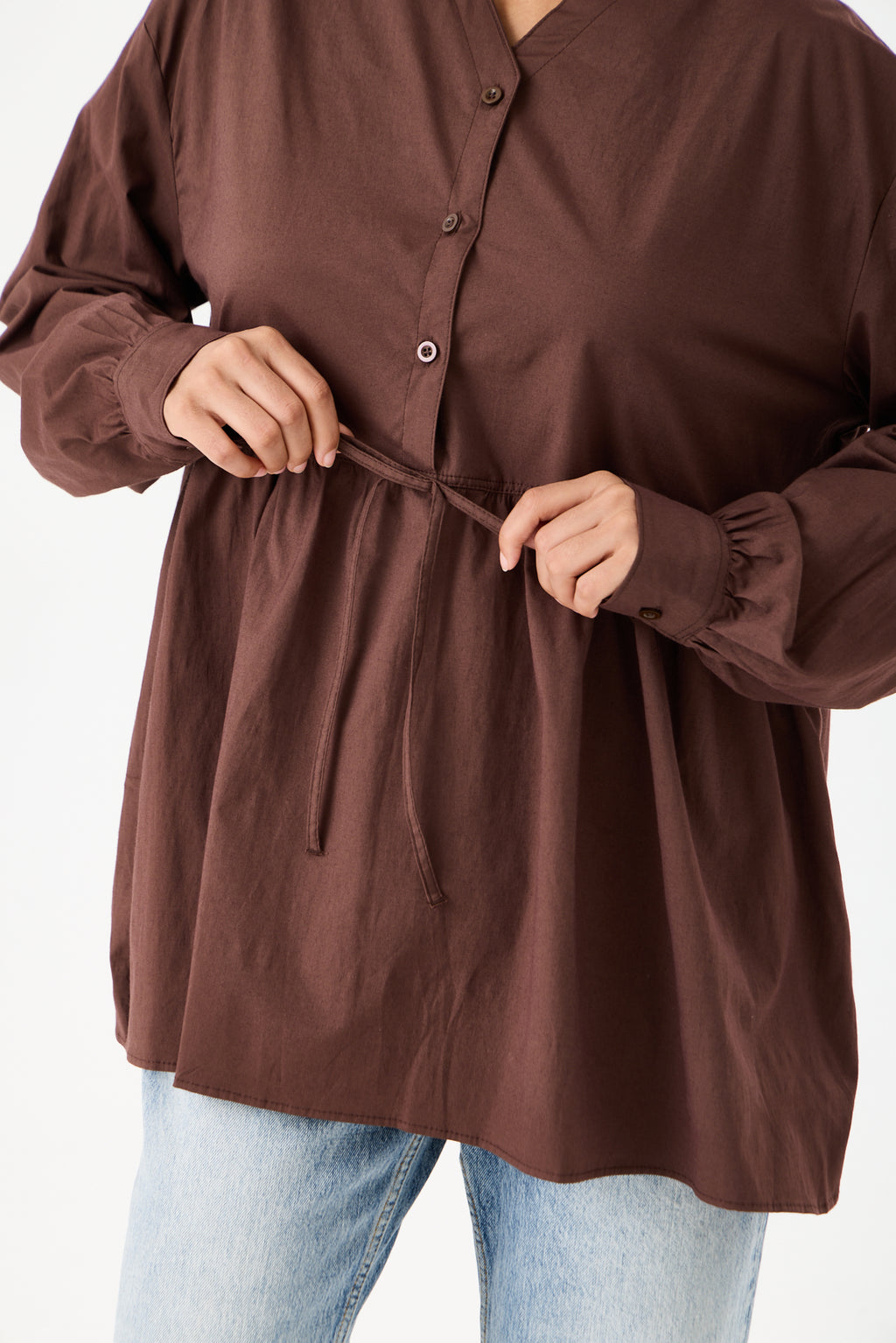 Beli Büzgü Detaylı Oversize Gömlek – Kahve